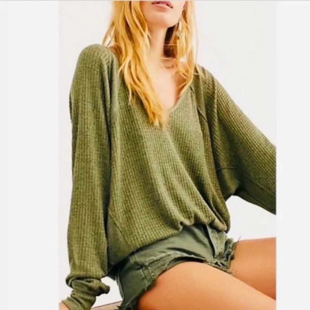 NWT Free People Santa Clara Thermal Top Oversized Ferngully Green Retail $78.00 - Picture 2 of 7